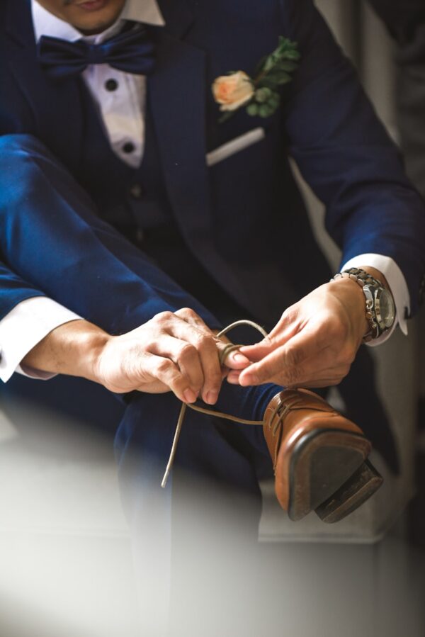 Do Clássico ao Moderno: Combinando Sapatos de Couro com Estilos de Casamento
