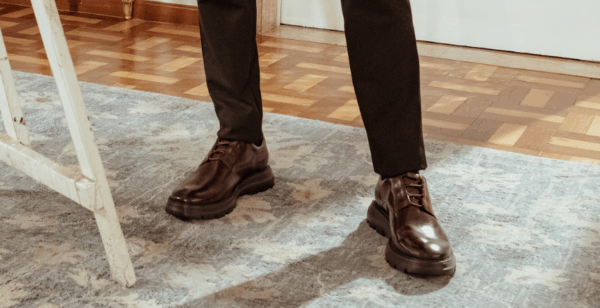 O Que Torna um Sapato de Couro Memorável? Entenda o Poder do Primeiro Olhar