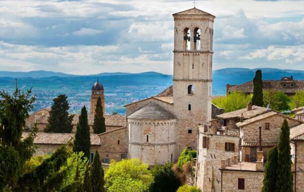 Além dos cartões postais: a elegância discreta dos burgos italianos